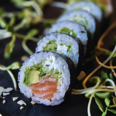 Futomaki łosoś (6 szt.) Hokkaido Sushi